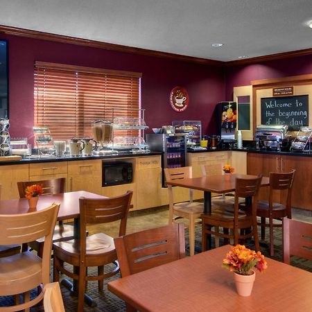 فندق Baymont By Wyndham Golden/Red Rocks لاكيووود، لوس أنجليس، كاليفورنيا المظهر الخارجي الصورة