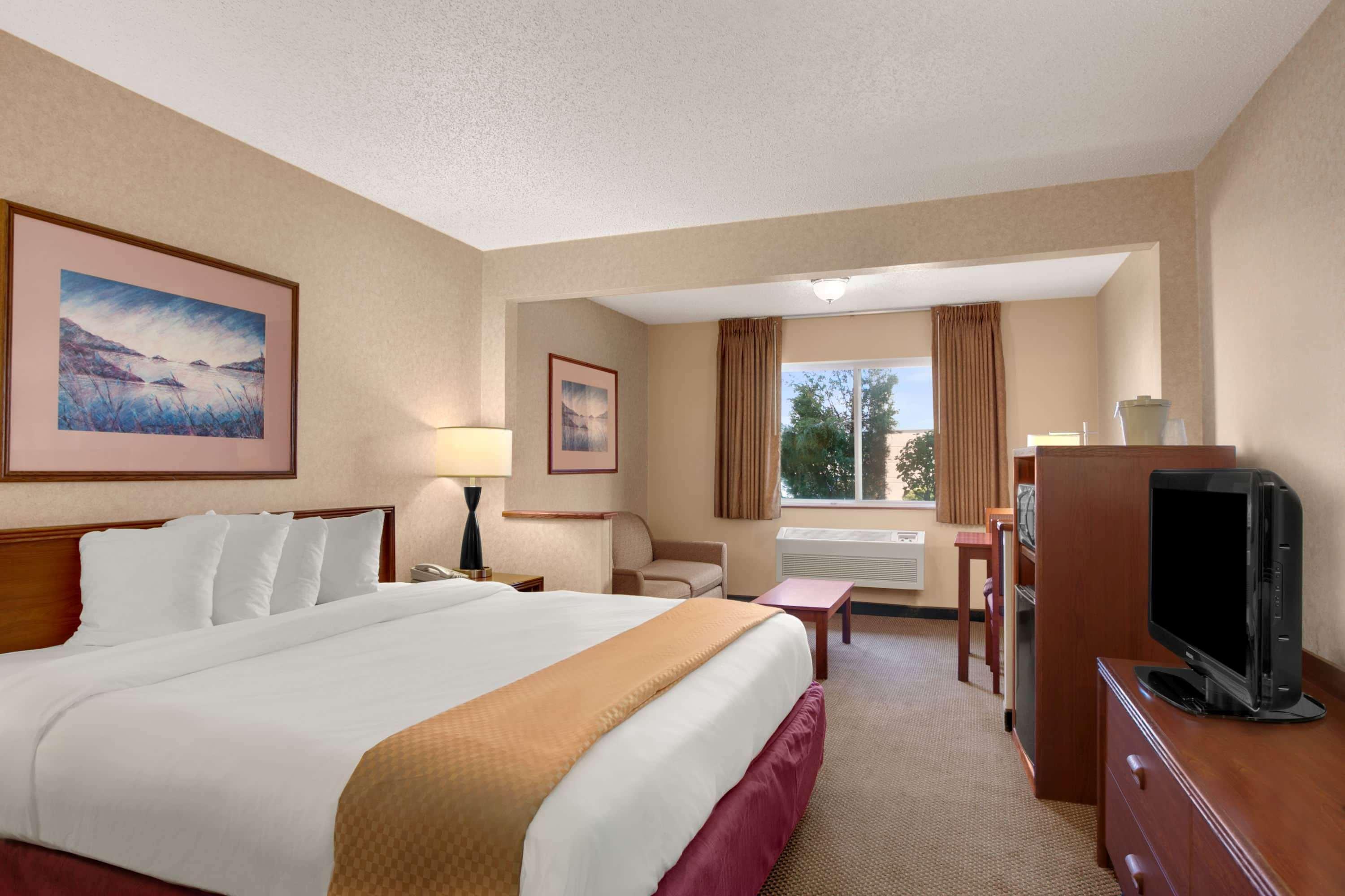 فندق Baymont By Wyndham Golden/Red Rocks لاكيووود، لوس أنجليس، كاليفورنيا المظهر الخارجي الصورة