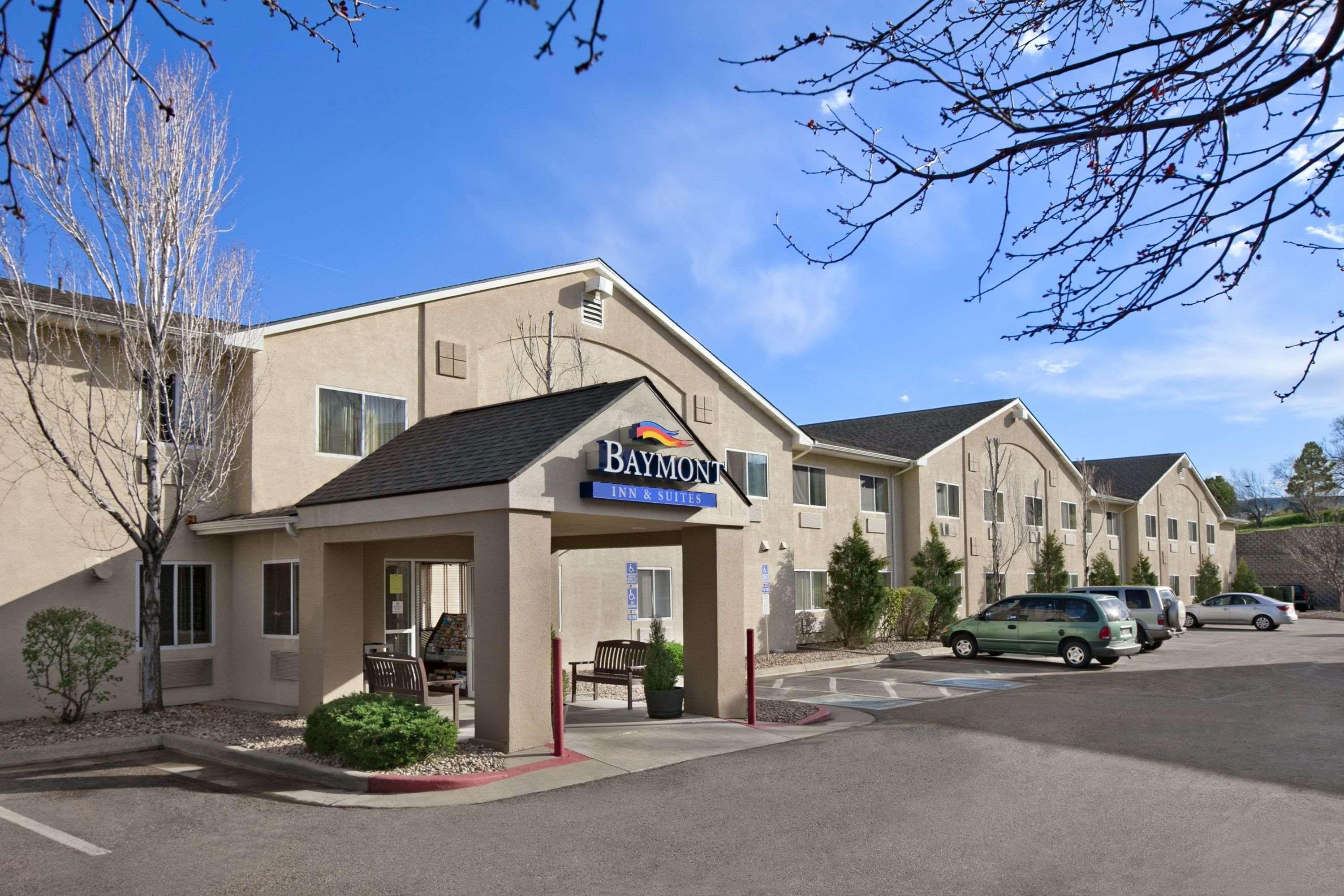 فندق Baymont By Wyndham Golden/Red Rocks لاكيووود، لوس أنجليس، كاليفورنيا المظهر الخارجي الصورة