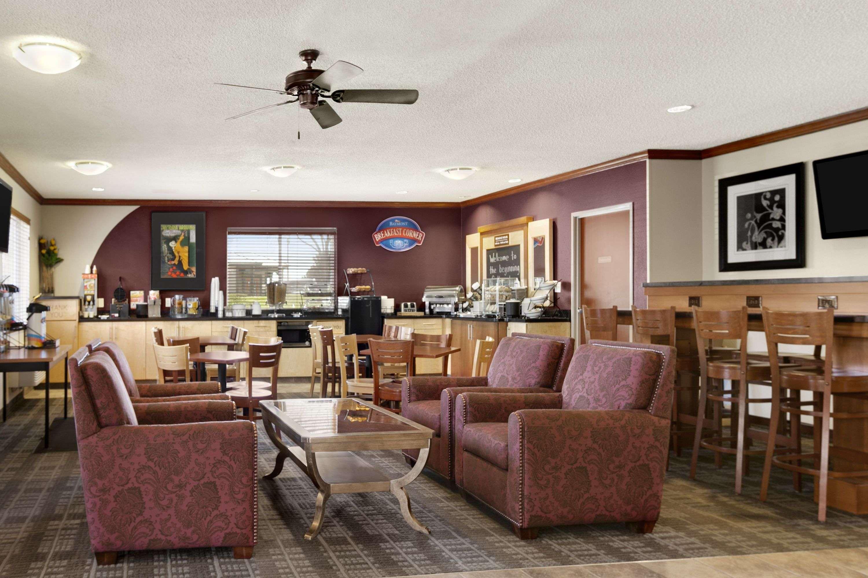 فندق Baymont By Wyndham Golden/Red Rocks لاكيووود، لوس أنجليس، كاليفورنيا المظهر الخارجي الصورة