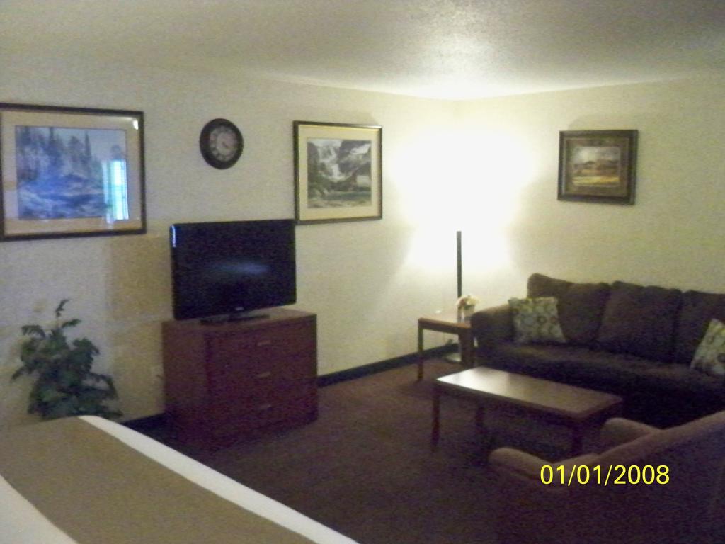 فندق Baymont By Wyndham Golden/Red Rocks لاكيووود، لوس أنجليس، كاليفورنيا المظهر الخارجي الصورة