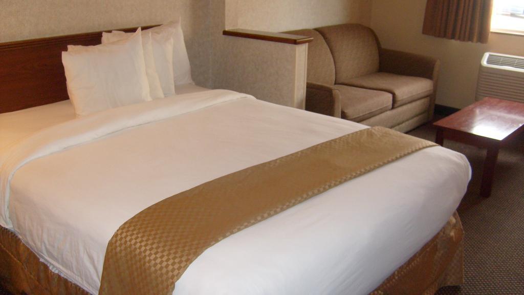فندق Baymont By Wyndham Golden/Red Rocks لاكيووود، لوس أنجليس، كاليفورنيا المظهر الخارجي الصورة